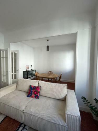 Apartamento Cosy Apt With Balcony Near Palais Longchamp