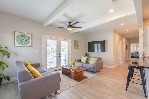 Downtown House 5 Minutes From Riverwalk Whot-tub