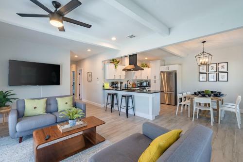 Downtown House 5 Minutes From Riverwalk Whot-tub