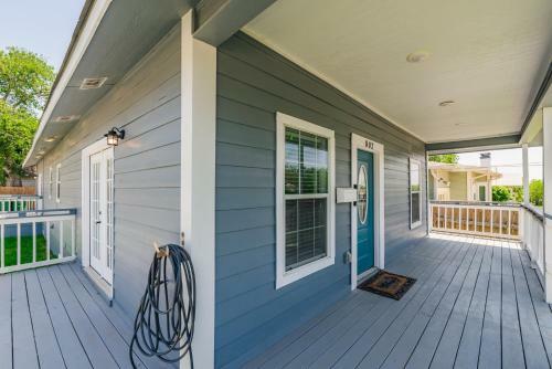 Downtown House 5 Minutes From Riverwalk Whot-tub