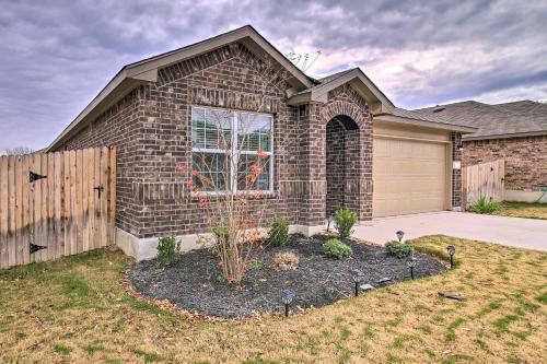 Updated Family Home With Yard 6 Mi To Seaworld
