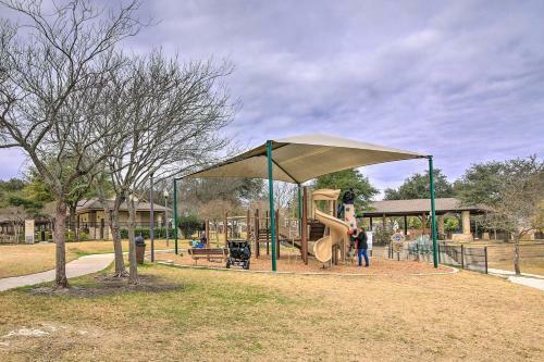 Updated Family Home With Yard 6 Mi To Seaworld