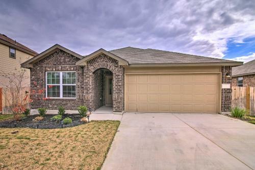 Updated Family Home With Yard 6 Mi To Seaworld