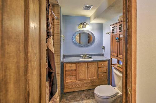 Scenic Cottage With Views, 17 Mi To San Antonio!