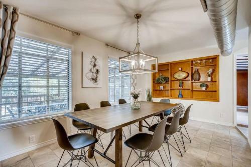 Mid Century Modern Beauty