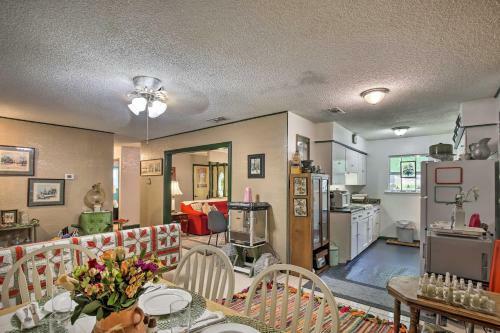 Unique Vintage Hideaway Less Than 6 Miles To Lackland Afb!