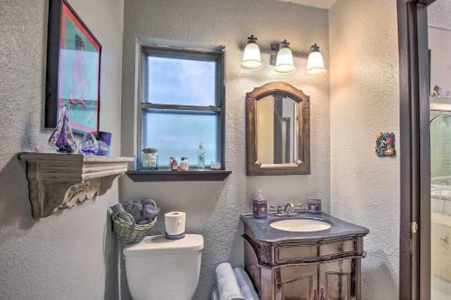 Unique Vintage Hideaway Less Than 6 Miles To Lackland Afb!