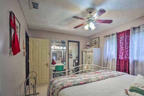 Unique Vintage Hideaway Less Than 6 Miles To Lackland Afb!