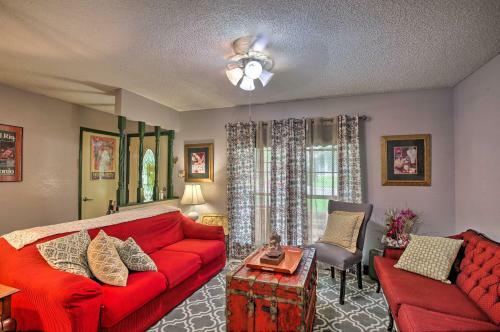Unique Vintage Hideaway Less Than 6 Miles To Lackland Afb!