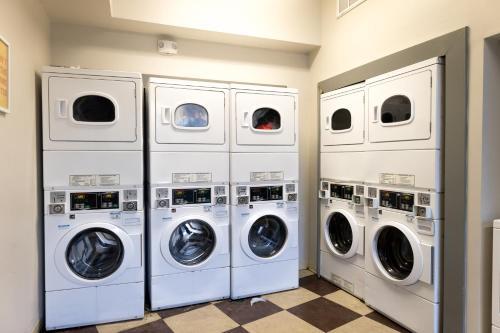 Wanderjaunt - Southtown Apartments
