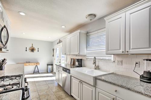 Ideally Located San Antonio Home With Fire Pit!