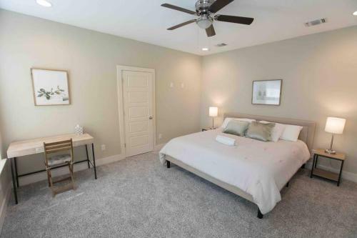 Spacious, Sleeps 6, St Phillips, King Bed