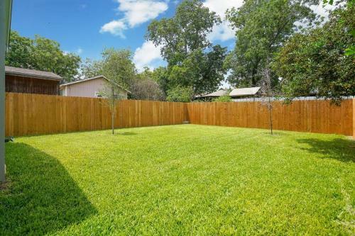 Spacious, Sleeps 6, St Phillips, King Bed