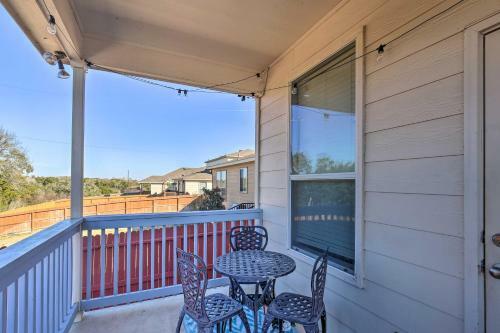 San Antonio Abode Near Golf, Shops And Dining!