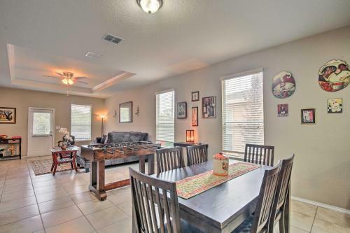 San Antonio Abode Near Golf, Shops And Dining!