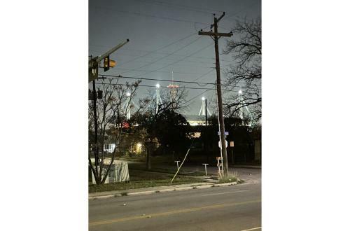 Wonderful 3 Br 2 Ba Near Downtown
