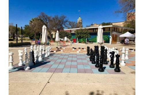 Wonderful 3 Br 2 Ba Near Downtown