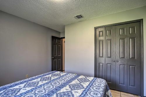 San Antonio Abode With Yard 17 Mi To Downtown!