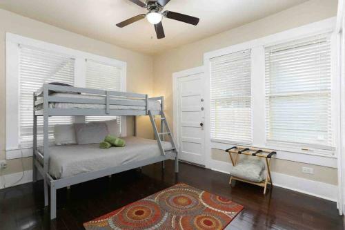 Two Houses Riverwalk Room For All Private Pool