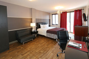 Hotel Vetiver / Manhattan Skyline