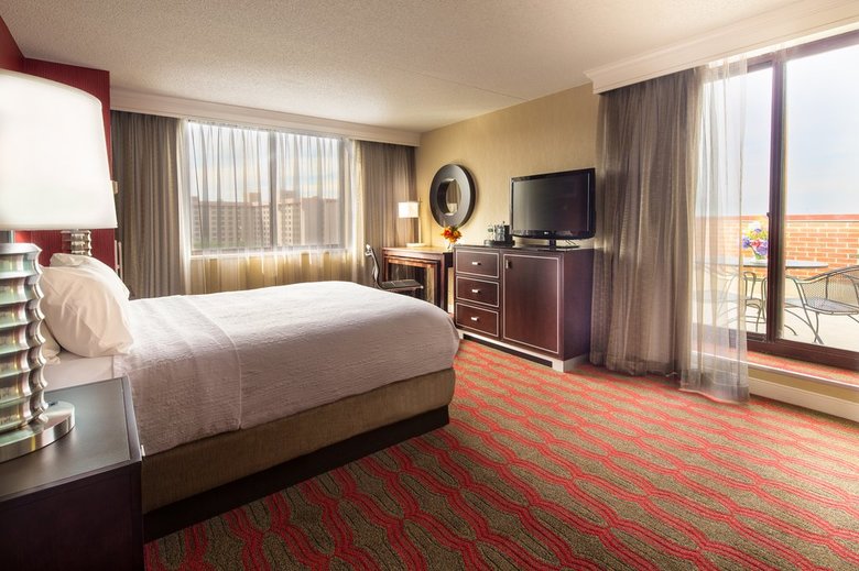 Laguardia Plaza Hotel