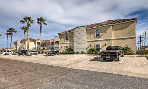 Apartamento Pacifica Condo With Balcony, Walk To Beach!