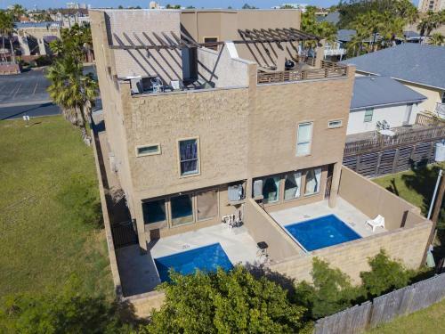 Two-level Townhome A With Private Pool - Esperanza Villas 1