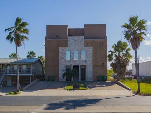 Two-level Townhome A With Private Pool - Esperanza Villas 1