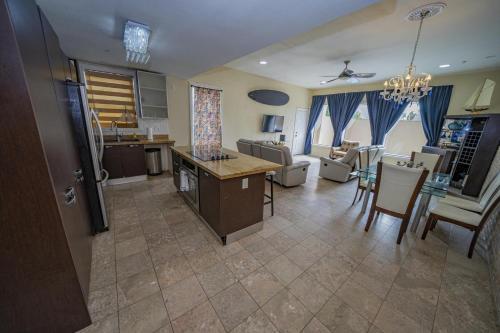 Two-level Townhome A With Private Pool - Esperanza Villas 1