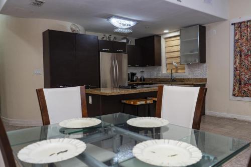 Two-level Townhome A With Private Pool - Esperanza Villas 1