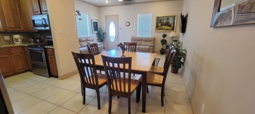 Beach Vibes - Pool In Back - Padre Paradise Unit 4