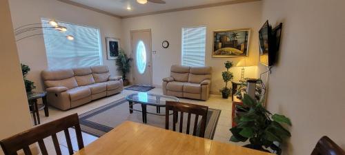 Beach Vibes - Pool In Back - Padre Paradise Unit 4