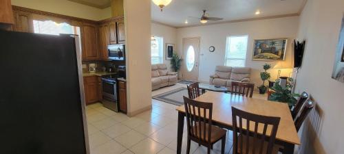 Beach Vibes - Pool In Back - Padre Paradise Unit 4