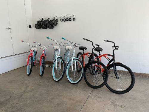 Pet Friendly, Flexible 96 Hour Cancellation, Free Bikes, Poolside Home - Entrada 425