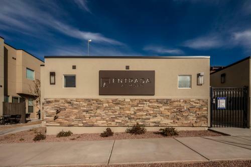 Pet Friendly, Flexible 96 Hour Cancellation, Stylish Interior, Free Bikes, Poolside - Entrada 635