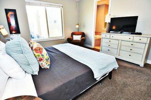 Pet Friendly, Flexible 96 Hour Cancellation, Stylish Interior, Free Bikes, Poolside - Entrada 635