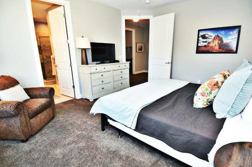 Pet Friendly, Flexible 96 Hour Cancellation, Stylish Interior, Free Bikes, Poolside - Entrada 635