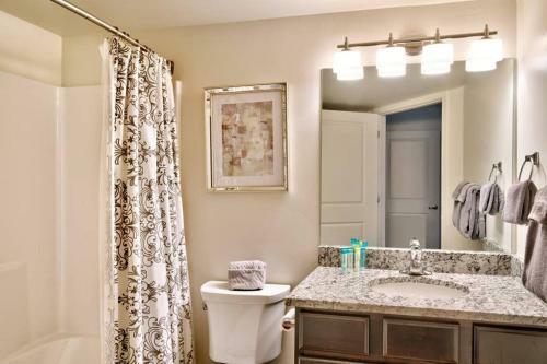 Apartamento 6h Spacious Redcliff Condo, Pool & Hot Tub