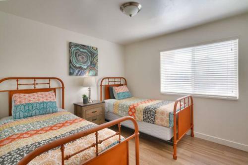 Apartamento 6h Spacious Redcliff Condo, Pool & Hot Tub