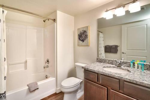 Apartamento 6h Spacious Redcliff Condo, Pool & Hot Tub