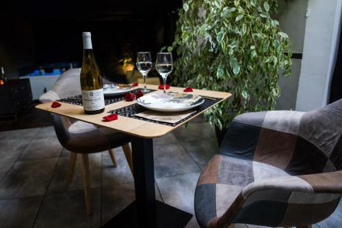 Love Suites & Spa "le Loft" Avec Jacuzzi Privatif