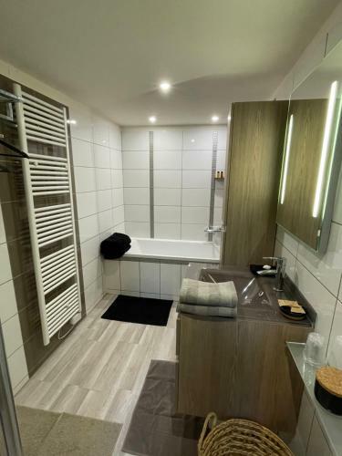 Love Suites & Spa "le Loft" Avec Jacuzzi Privatif
