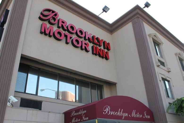 Hotel Brooklyn Motor Inn