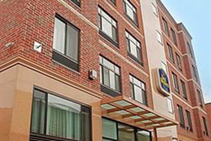 Best Western Plus Arena Hotel