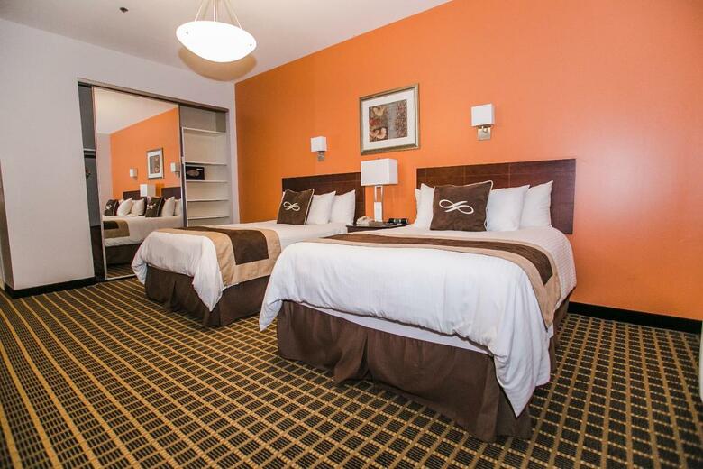 Pointe Plaza Hotel