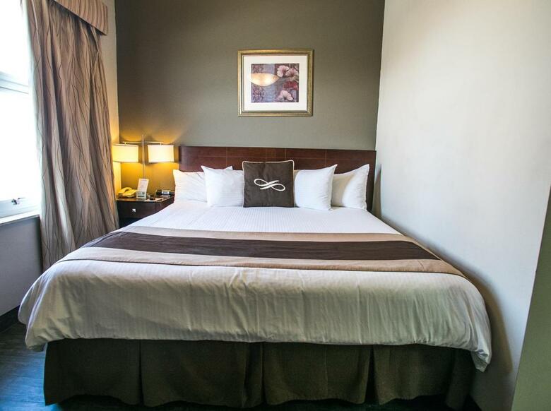 Pointe Plaza Hotel
