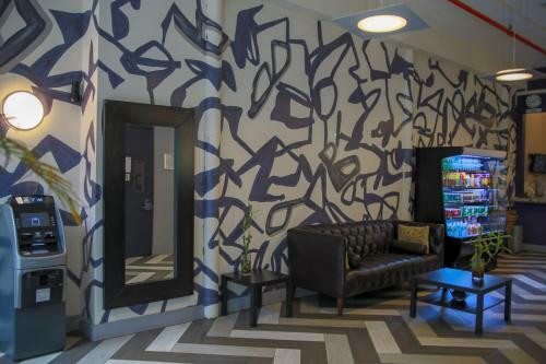 B Hotel & Hostel