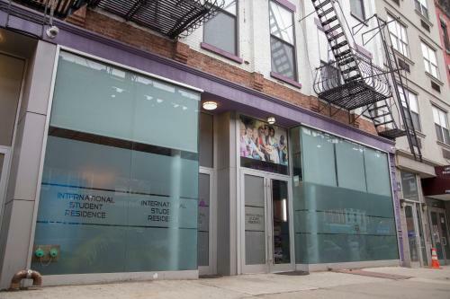 B Hotel & Hostel
