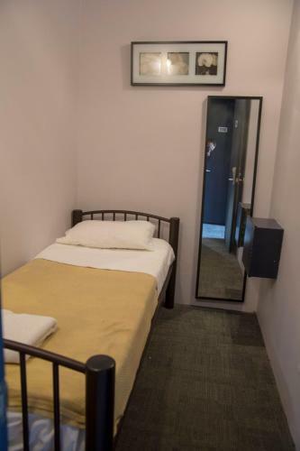 B Hotel & Hostel