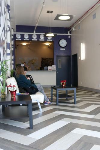 B Hotel & Hostel